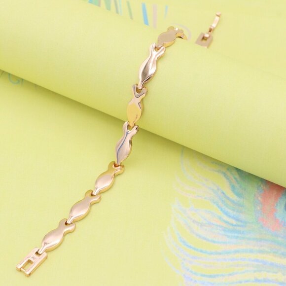 "Elegant Rose Gold Bracelet with Fish-Inspired Link Design, XPBL0857 - Picture 9 of 13